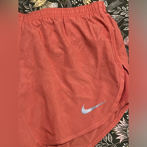 Nike Women's Tempo Brief-Lined Running Shorts (brand new, never worn) - Picture 2 of 5